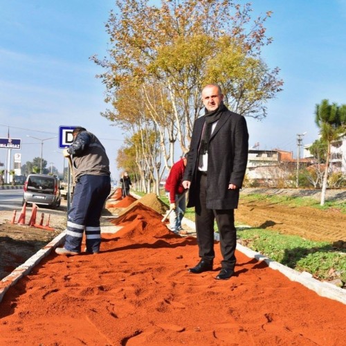 Aydın-İzmir Karayolu Üzerindeki Yürüyüş Yolu Çalışmalarımız Devam Ediyor.